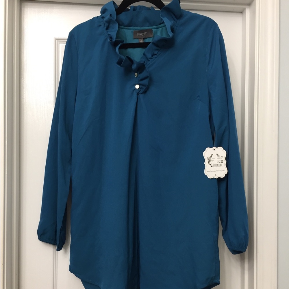 NWT Ruffled Collar Tunic Blouse.